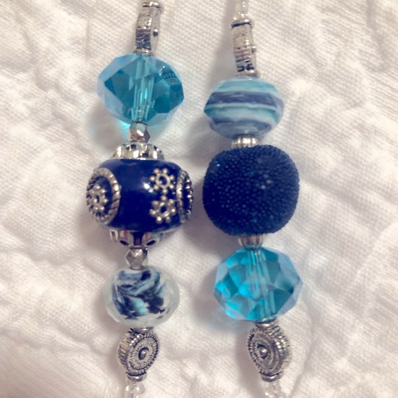 Long blue beaded necklace - Picture 4 of 5